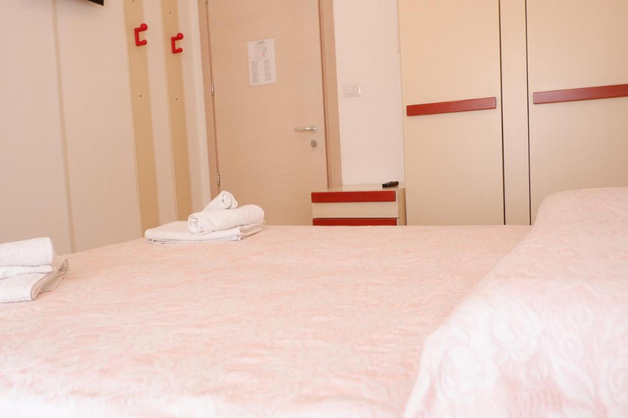 Due Gemelle Hotel Rimini Exterior photo