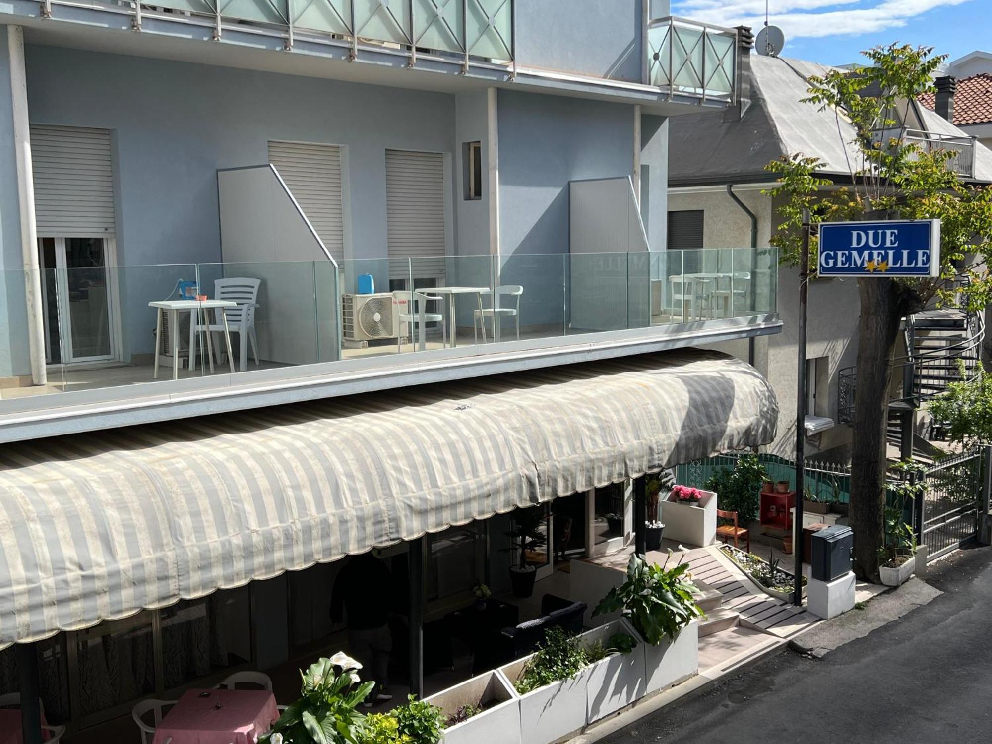 Due Gemelle Hotel Rimini Exterior photo