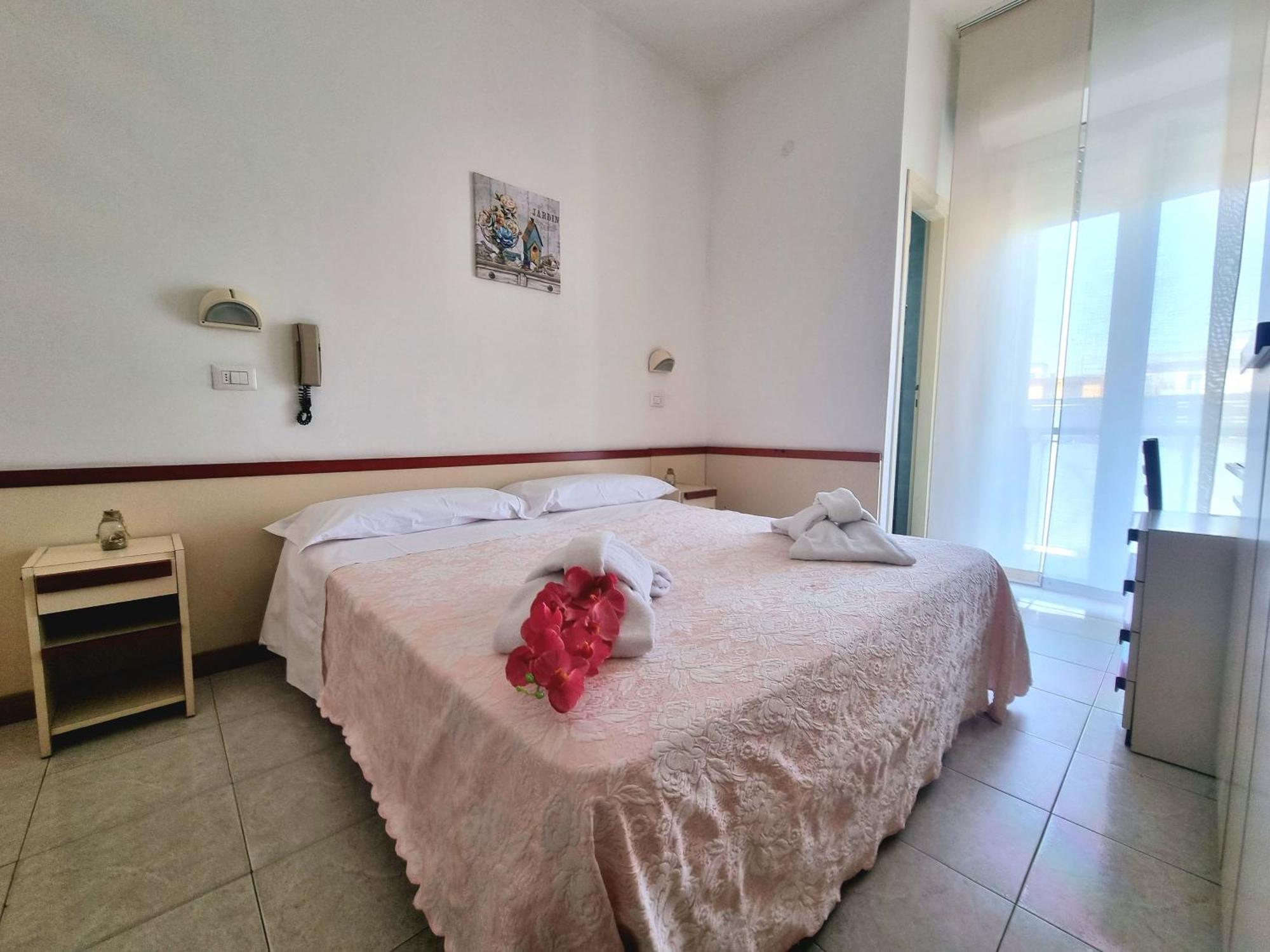 Due Gemelle Hotel Rimini Exterior photo